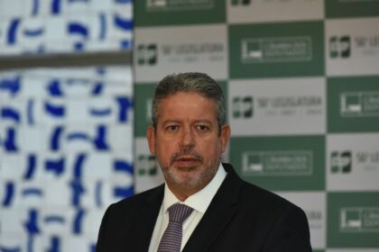 Lira sobe o tom e chama ministro da Articulação Política de 