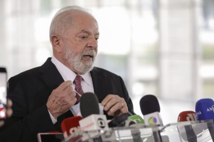 Lula anuncia inclusão de 1,2 milhão de alunos no Pé-de-Meia