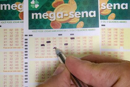 Mega-Sena: ninguém acerta as seis dezenas e prêmio acumula para R$ 66 milhões