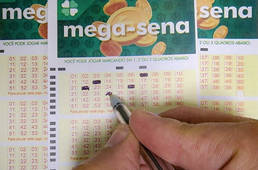 Mega-Sena: ninguém acerta as seis dezenas e prêmio acumula para R$ 66 milhões