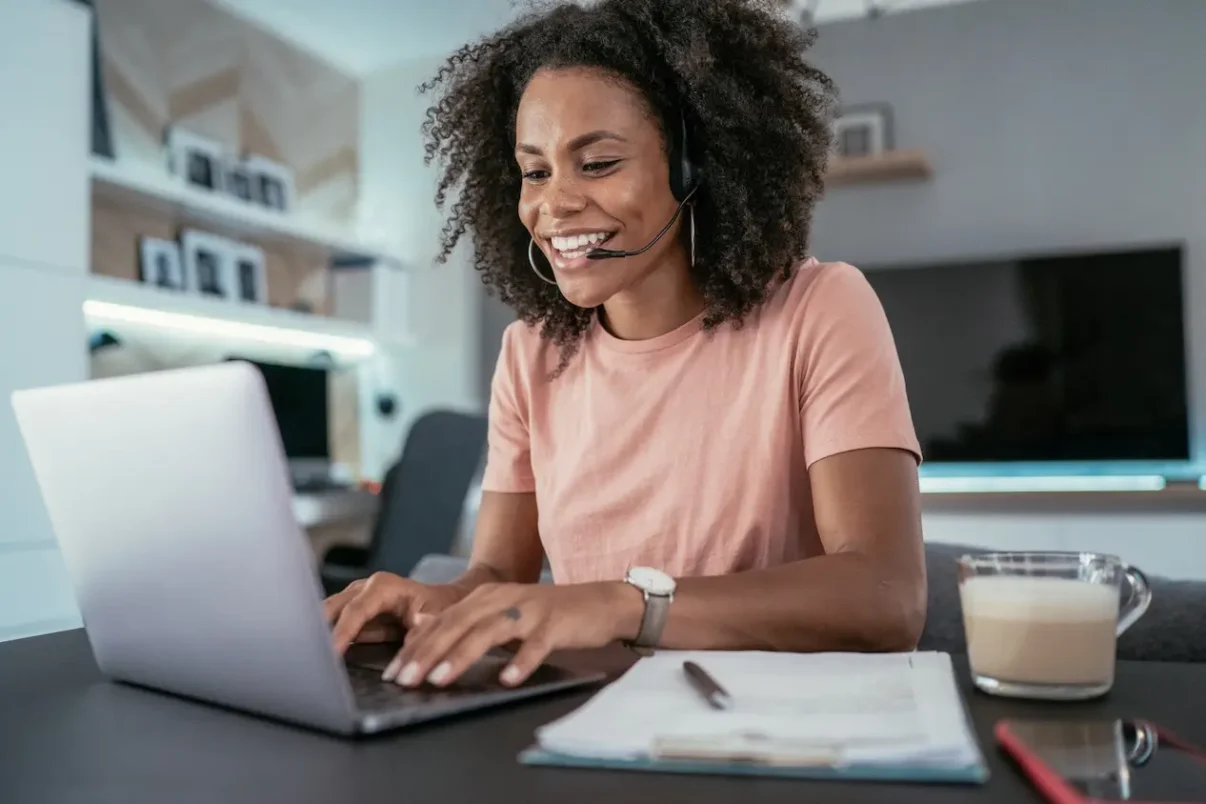 Rede de Farmácias abre vaga HOME OFFICE para Auxiliar de Atendimento