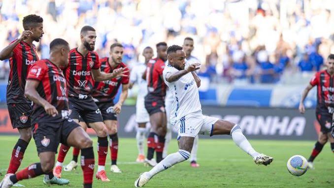 Fora de casa, Vitória perde para o Cruzeiro por 3 a 1 pela Série A