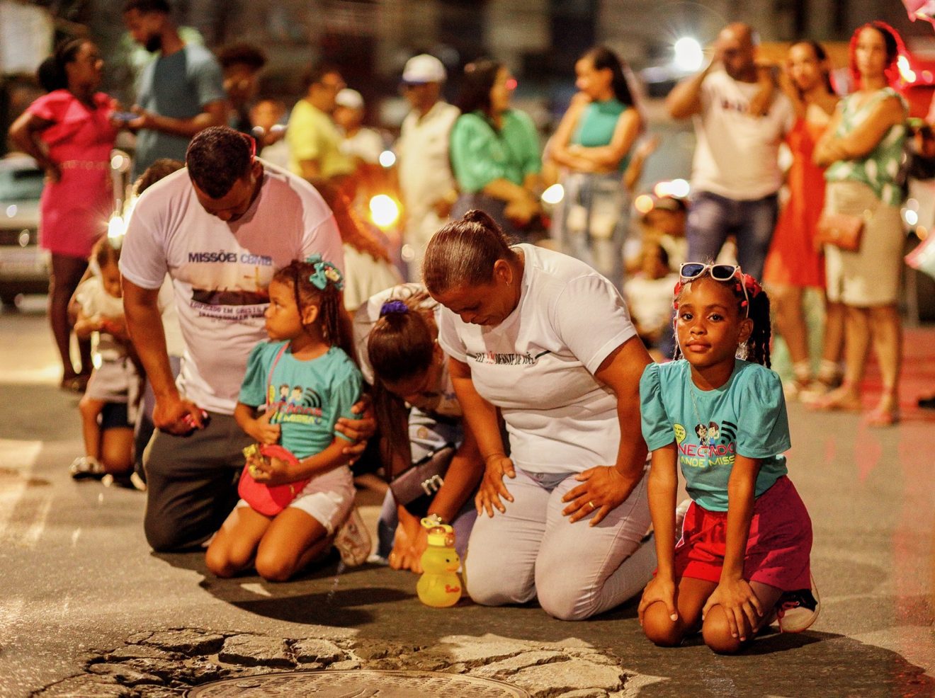 Marcha para Jesus reúne centenas de fiéis em Candeias.