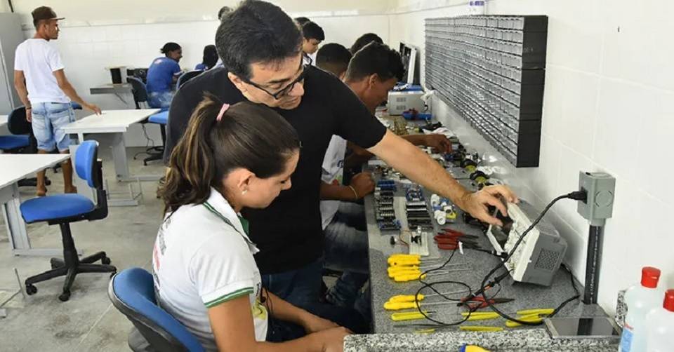 Pronatec: governo da Bahia oferece 940 vagas em cursos técnicos gratuitos