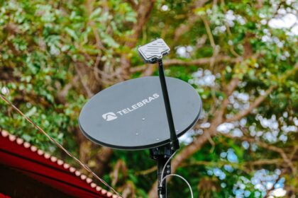 Ministério das Comunicações levará internet por satélite a 20 mil escolas remotas