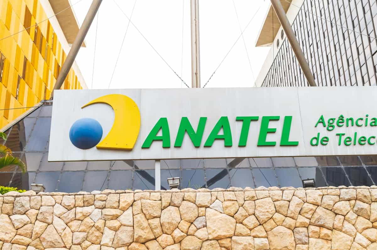 Presidente da Anatel diz que falta soberania do Brasil na internet