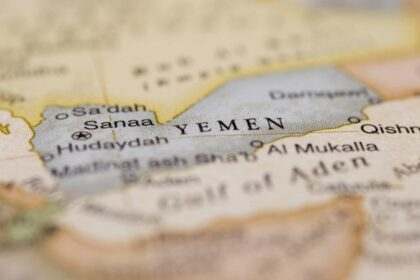 Desenvolvimento: Ataques aéreos atingem cidades no Iémen