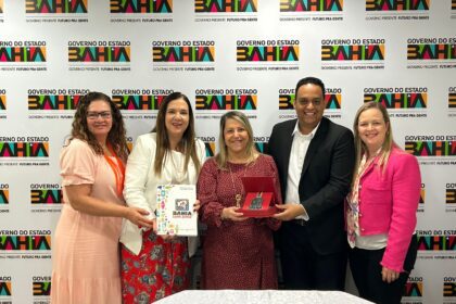 Governadora Interina recebe Medalha do “Bahia Sem Fome” em Brasília