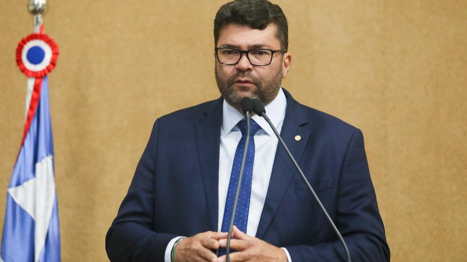 Marcinho Oliveira propõe título de cidadão baiano para ministro Celso Sabino