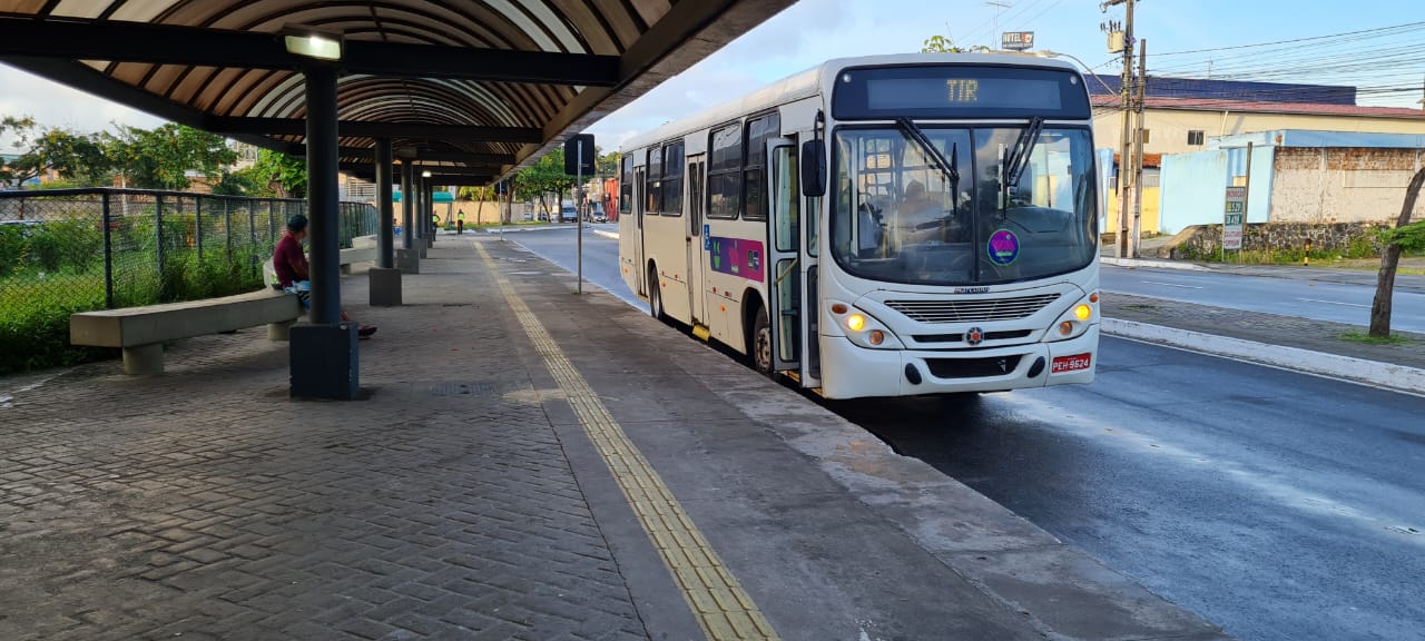 Ônibus de Camaçari podem parar segunda; entenda