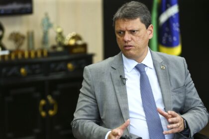 Tarcísio define salário mínimo de R$ 1.640 para o estado de São Paulo