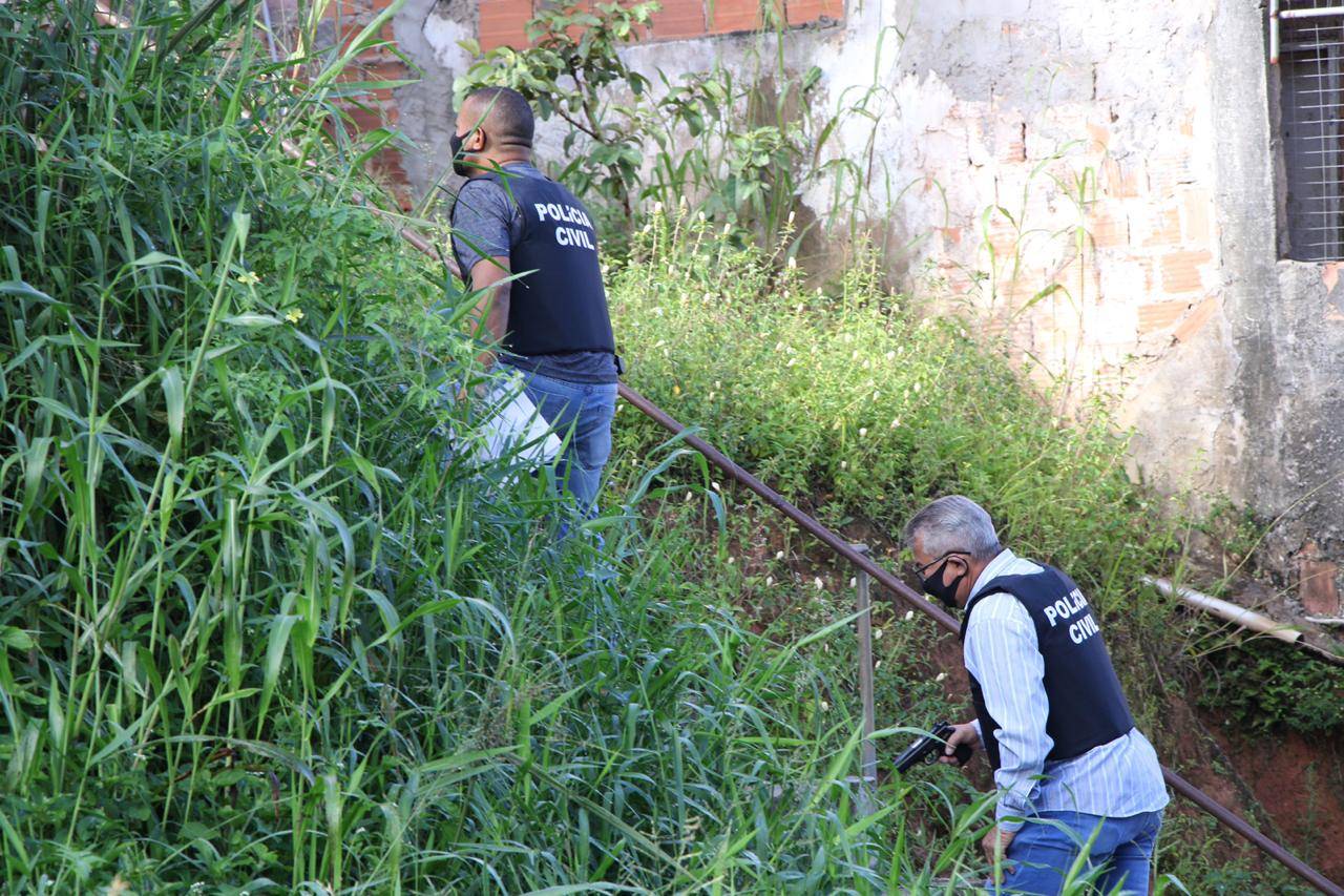 Homem é preso após matar ex-companheira em via pública em Ilhéus.