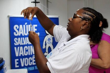 Horário de vacinação da gripe e dengue em Salvador estendido até 20h
