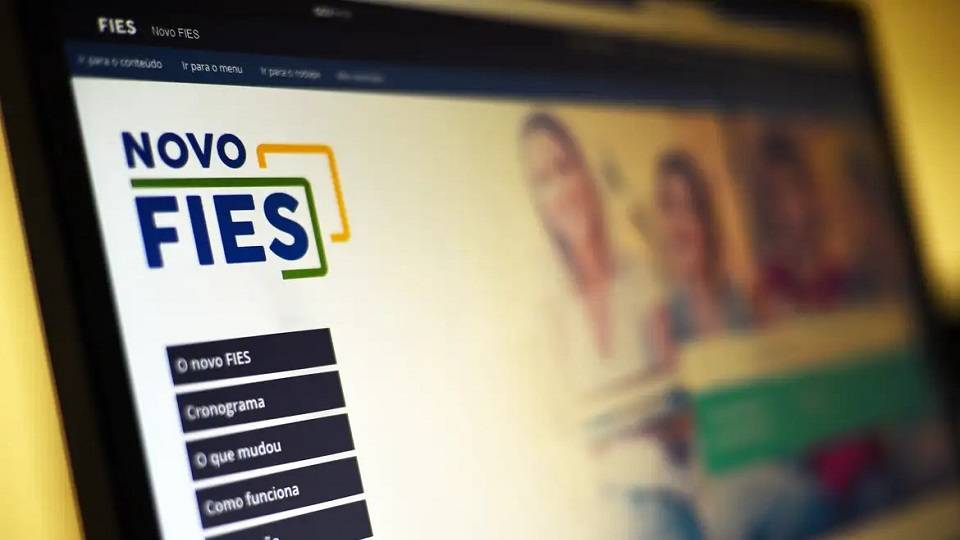 MEC lança chamamento de lista de espera do Fies.