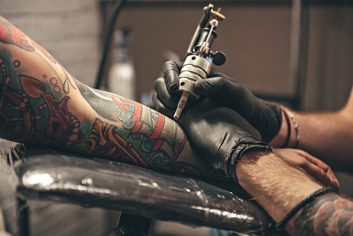 Tatuagem é um fator de risco para certo tipo de câncer