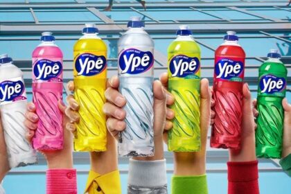 Anvisa suspende lotes de detergente Ypê por risco de contaminação.