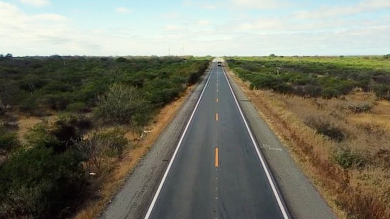 Ministério dos Transportes revitaliza mais de 130 km da BR 407-BA, impulsionando a infraestrutura rodoviária