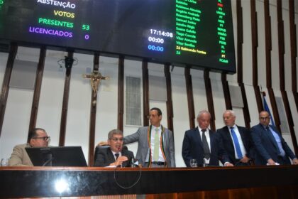 ALBA aprova LDO 2025 e marca votação de projeto da Defensoria