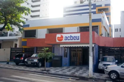 Acbeu abre vagas para Atendente, Porteiro e Auxiliar de Serviços Gerais