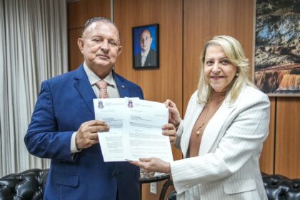 Adolfo Menezes recebe propostas de projetos da presidente do TJ-BA