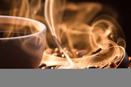 Aroma do café pode ajudar a parar de fumar
