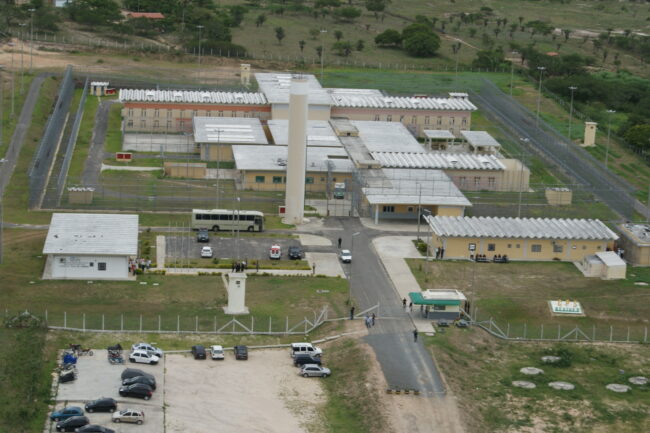 Líderes de facções transferidos para presídio em Serrinha