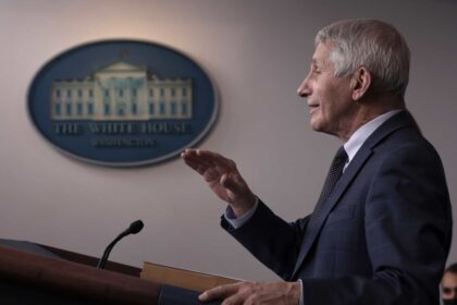 Fauci critica críticas republicanas como 