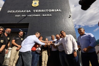 Jerônimo entrega nova Delegacia Territorial em Rio do Antônio