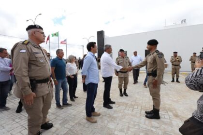 Jerônimo inaugura obras de educação e segurança em Matina