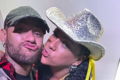 Léo Kret vai a festa junina de Anitta ao lado de famosos e tieta craque Neymar