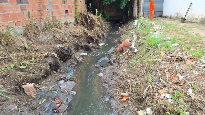 Limpeza de canais beneficia mais de 20 bairros em Camaçari