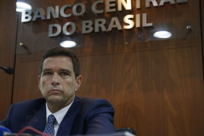 Lula dispara que "Campos Neto é um adversário político e ideológico"