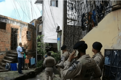 Polícia Militar resgata crianças reféns em Brotas, Salvador