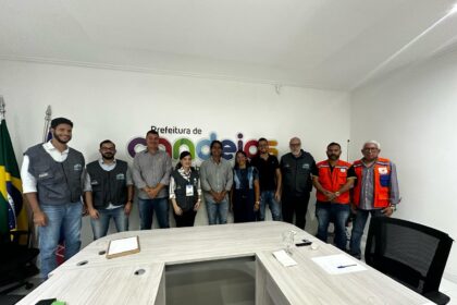 Técnicos da UFBA apresentam plano de ação ao prefeito para estudos no buracão de Menino Jesus