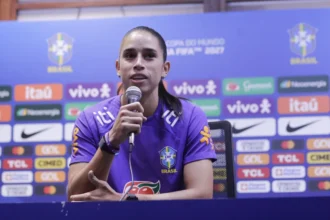 Zagueira baiana Rafaelle se emociona ao falar de jogo da Seleção Feminina na Bahia