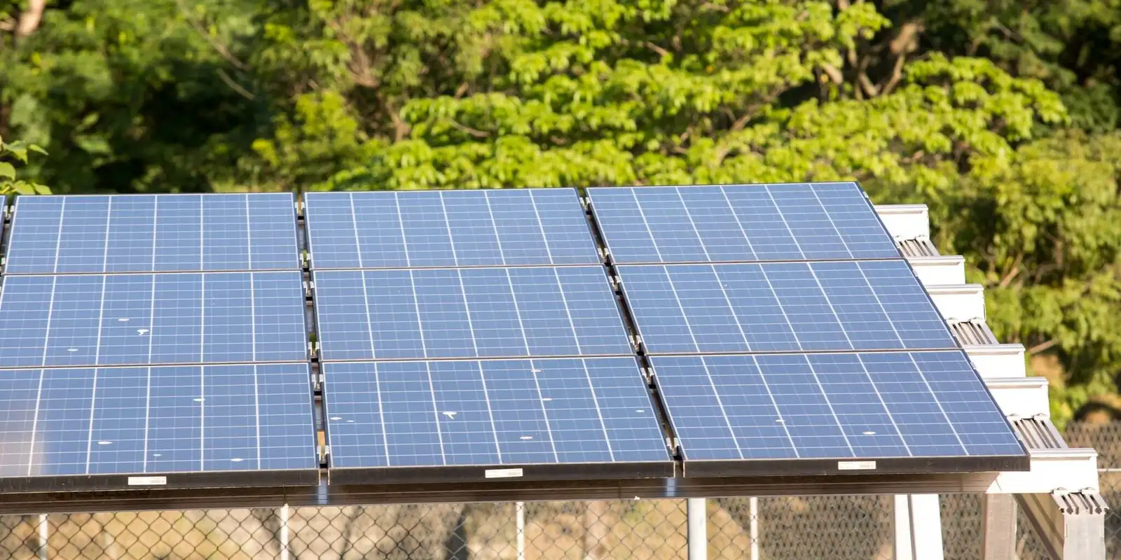 Grandes usinas solares igualam capacidade da hidrelétrica de Itaipu