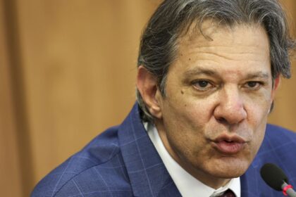 Haddad conversará com papa Francisco sobre taxação de super-ricos