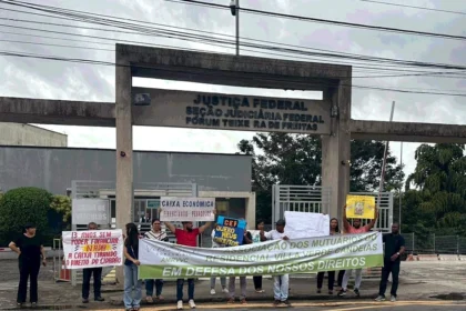 A Luta dos Mutuários do Residencial Villa Verde Candeias: Um Apelo por Justiça