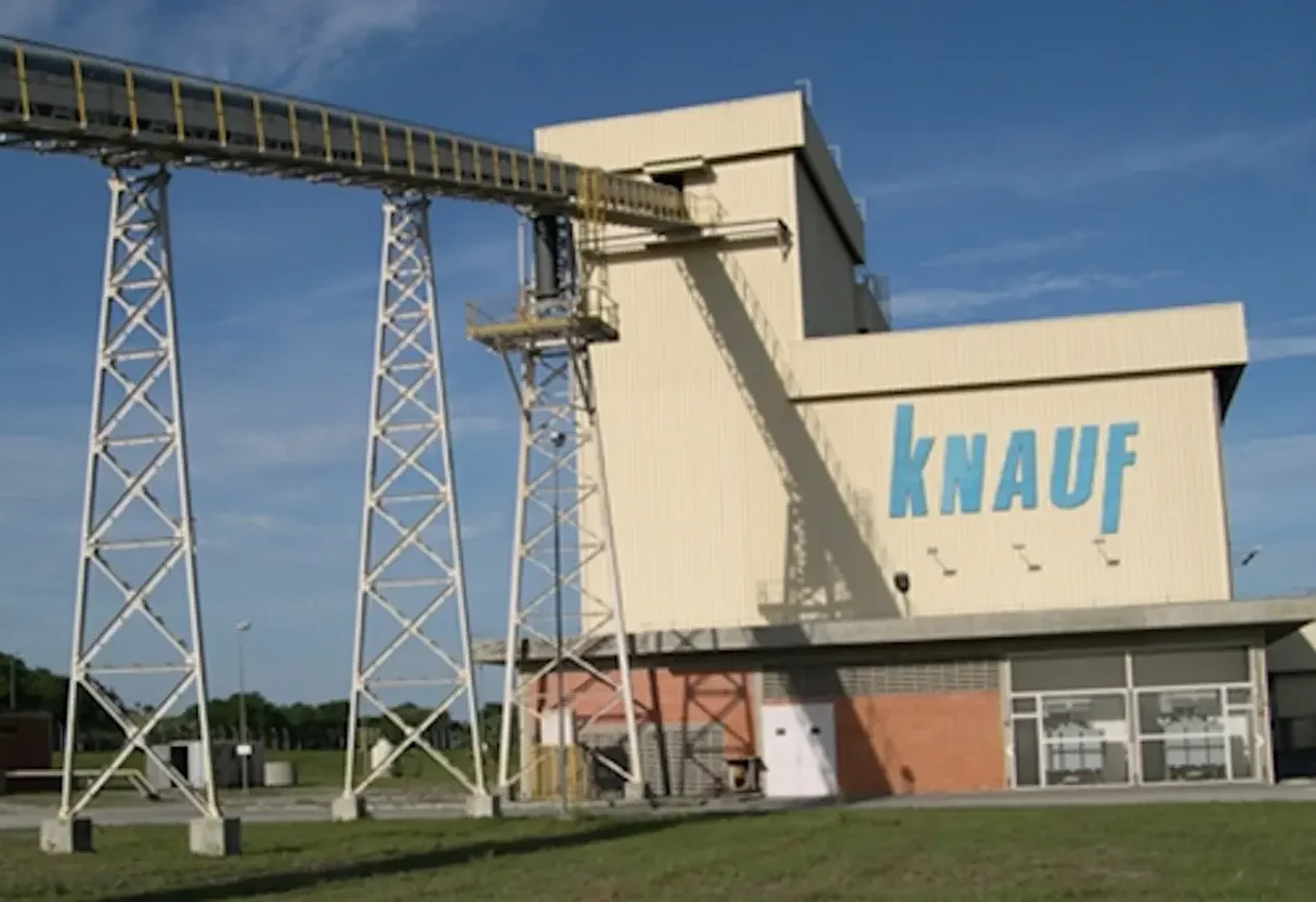 Sem exigir experiência, Fábrica da Knauf anuncia 3 novas vagas para Auxiliar de Produção