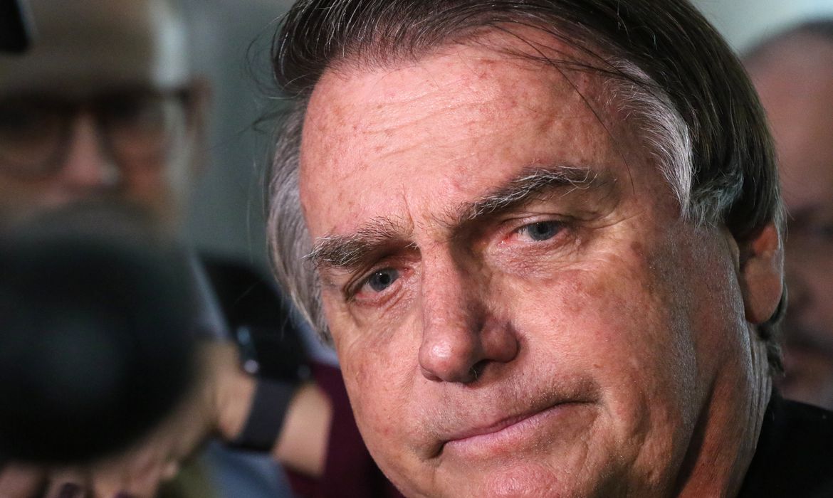 PF liga Bolsonaro a esquema para desviar mais de R$ 25 milhões em presentes recebidos