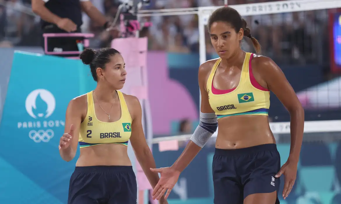 Jogos de Paris: Duda e Ana Patrícia avançam às oitavas do vôlei de praia