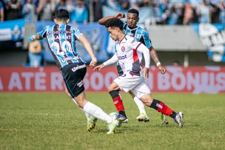 Série A: Fora de casa, Vitória perde para o Grêmio por 2 a 0