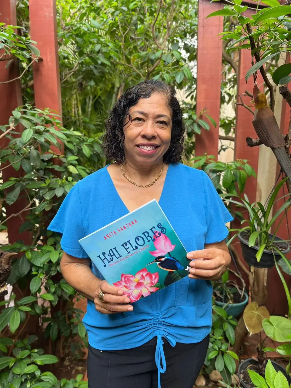 Anita Santana Apresenta Livro Poético para Crianças na Fligê