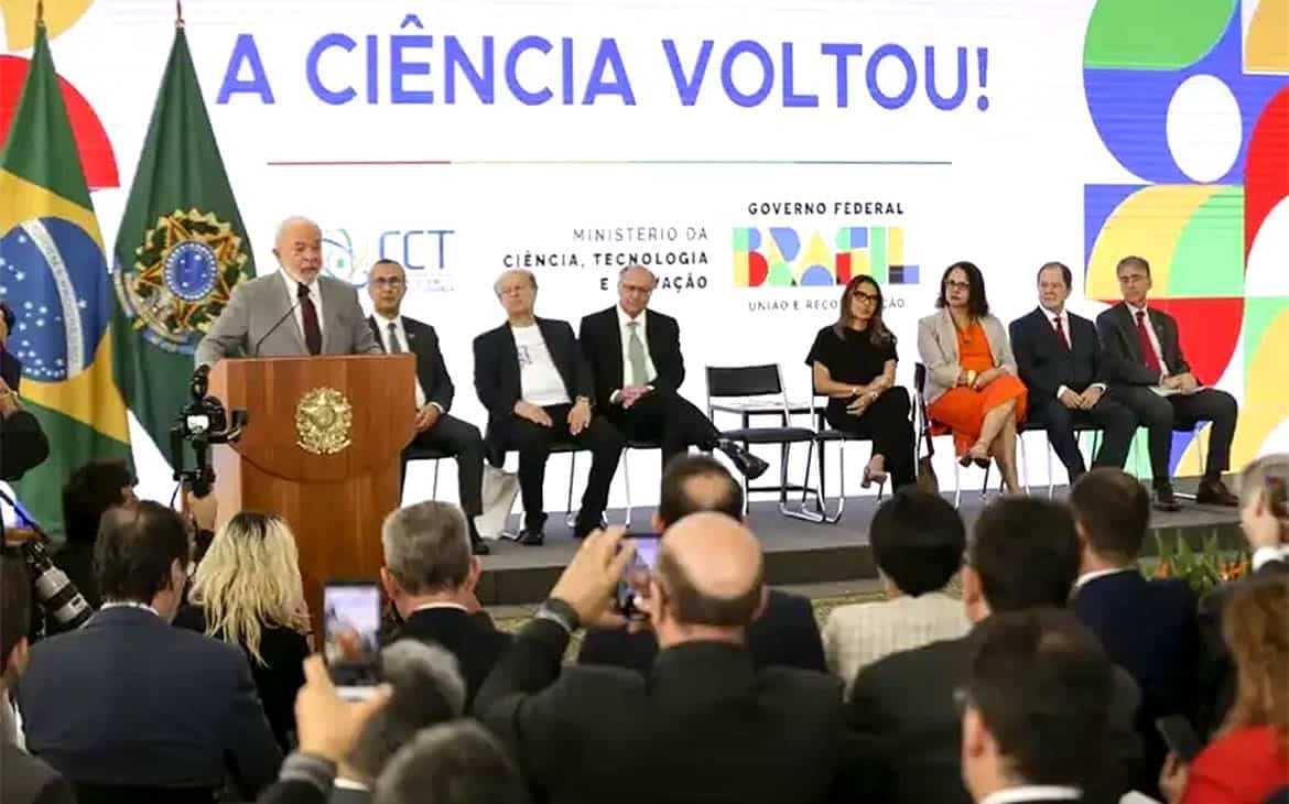 Conferência analisa futuro da ciência e tecnologia com foco no plano brasileiro de IA