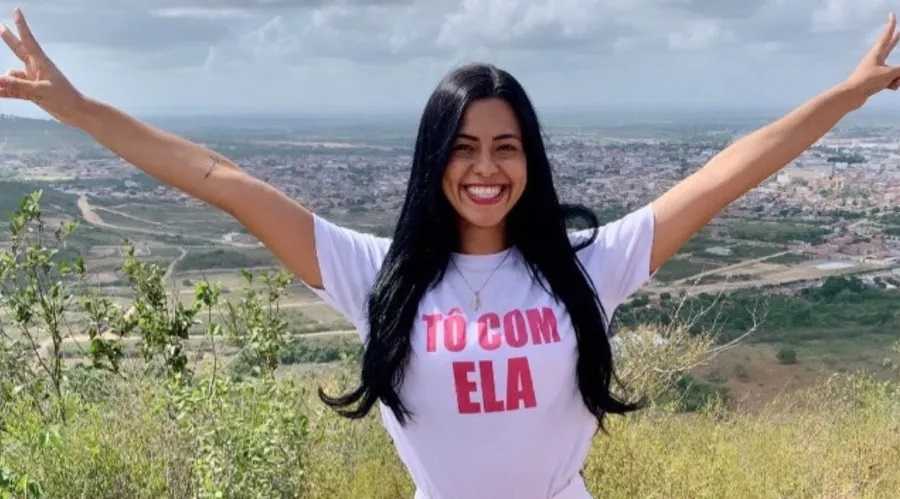 Agosto Lilás: Candidata a vereadora por Serrinha tem vídeo íntimo exposto nas redes sociais