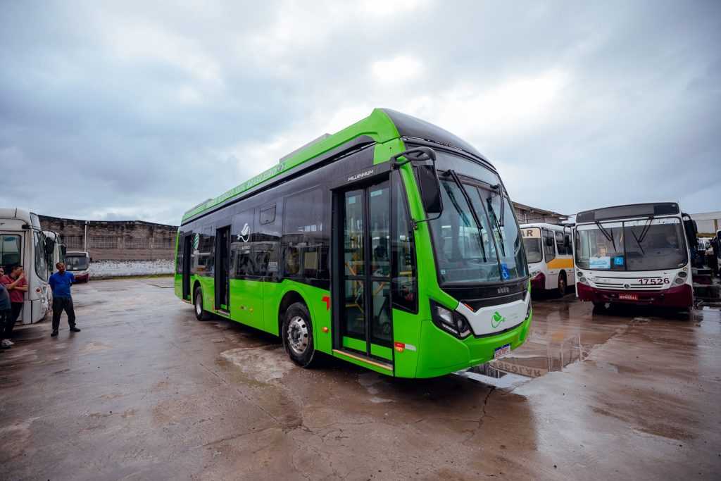 Chegada do primeiro ônibus elétrico em Camaçari