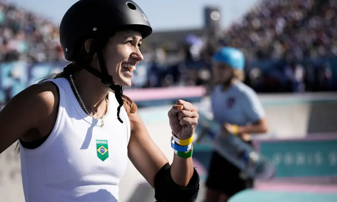 Jogos de Paris: Dora Varella leva 4º lugar inédito para Brasil no skate park feminino