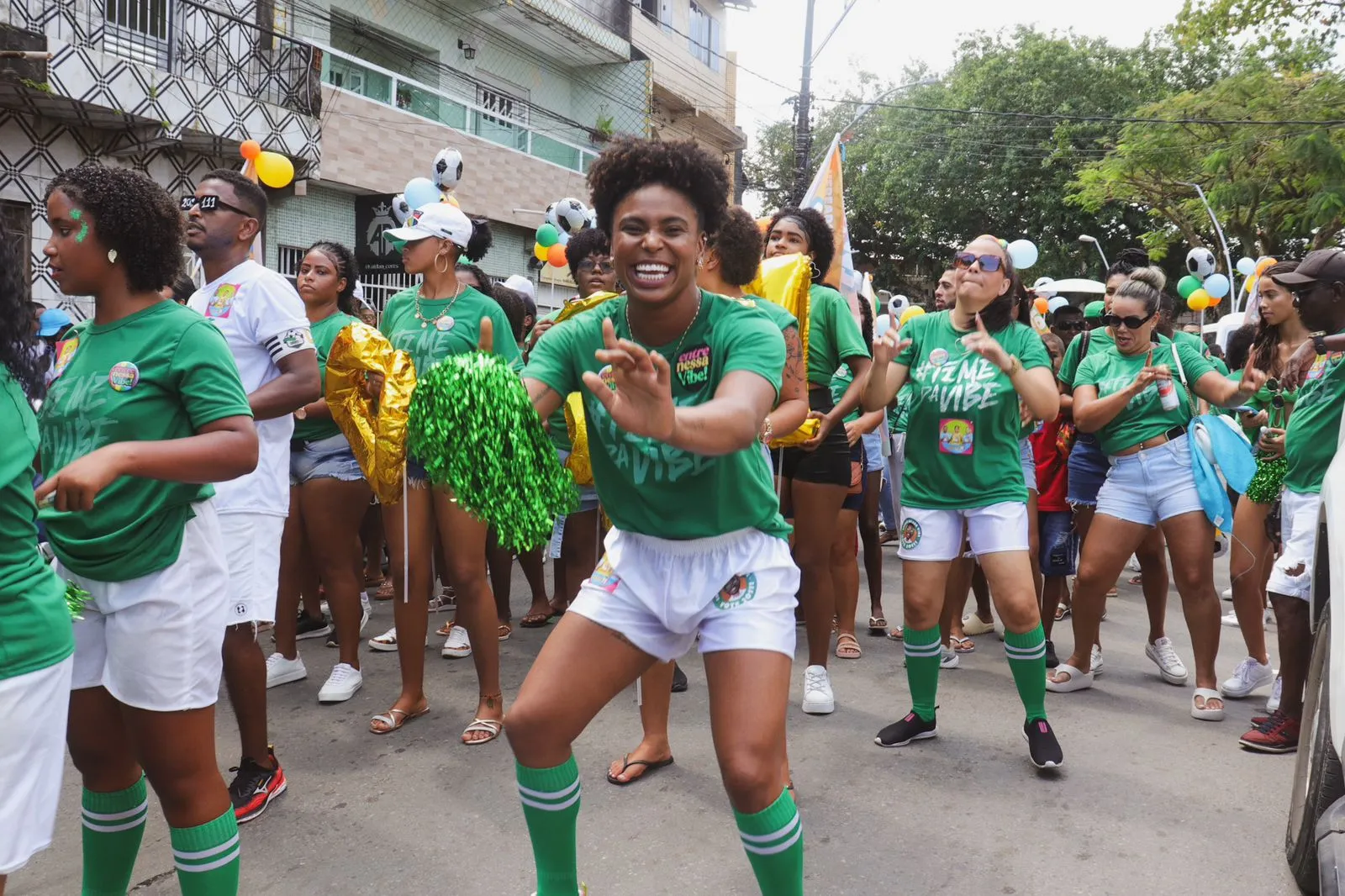 Time da Vibe agita caminhada de Eriton Ramos no Malembá