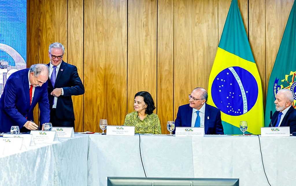 'Governo prioriza saúde e autonomia nacional na indústria farmacêutica', afirma Lula