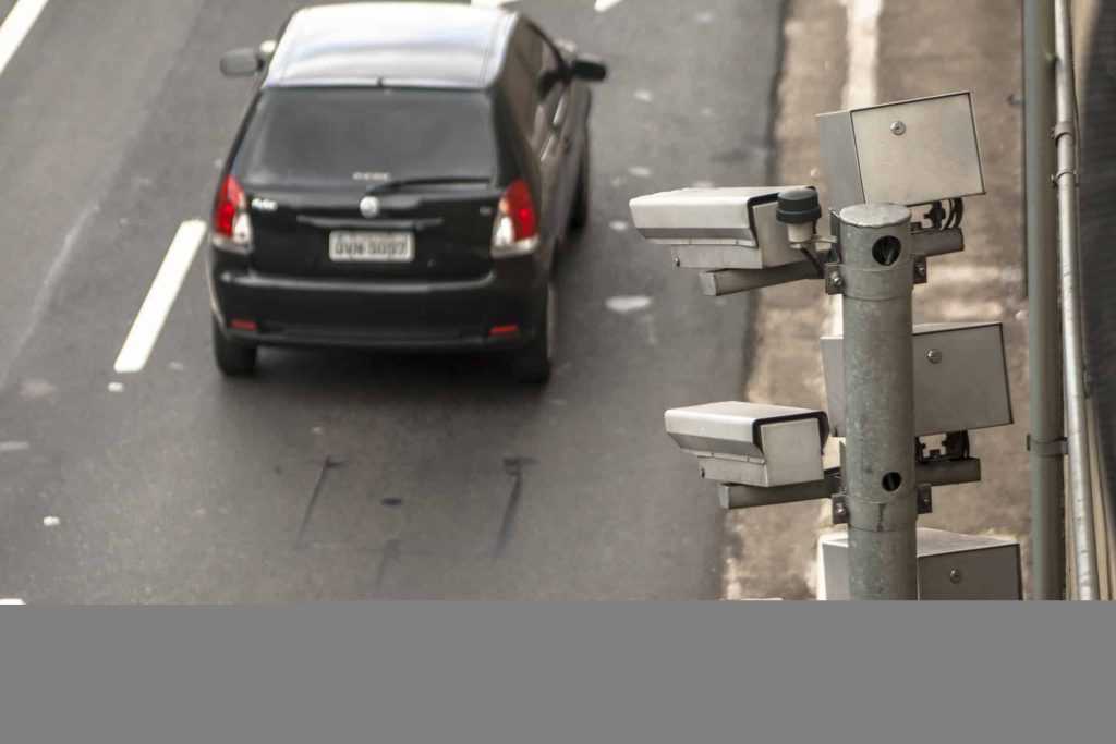 Por que criminosos estão furtando radares de trânsito?